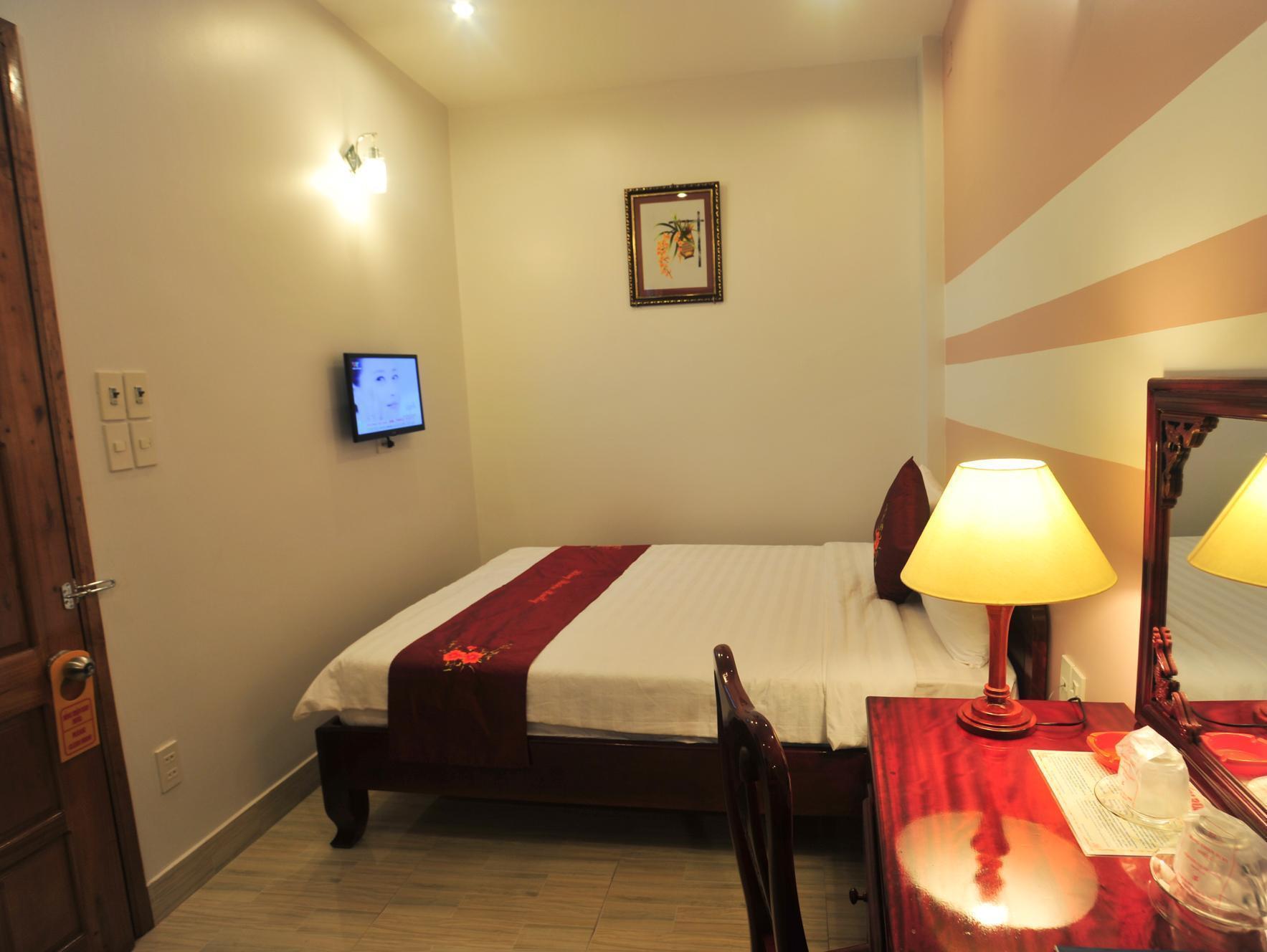Hong Thien Ruby Hotel Hue Bagian luar foto