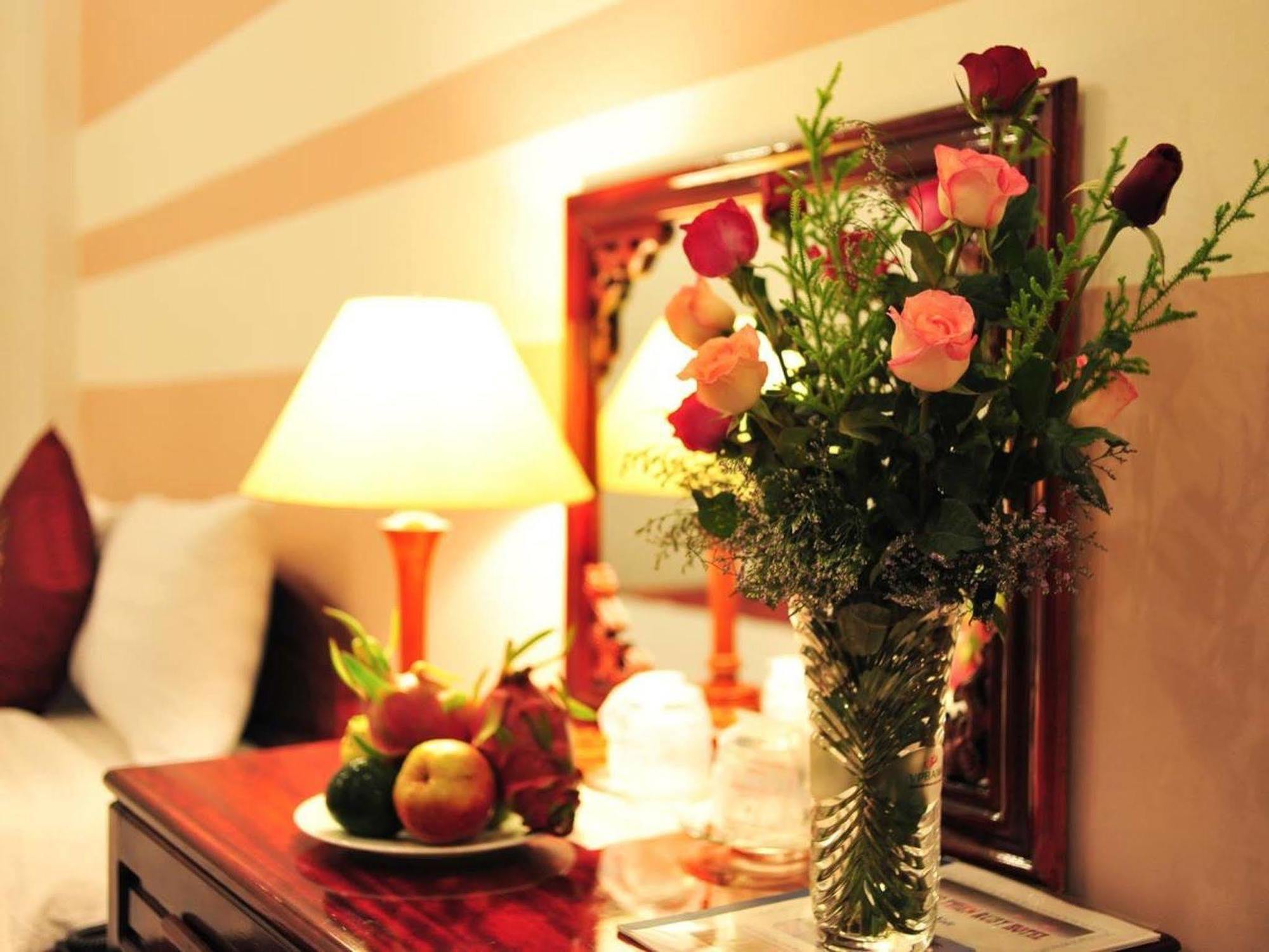 Hong Thien Ruby Hotel Hue Bagian luar foto