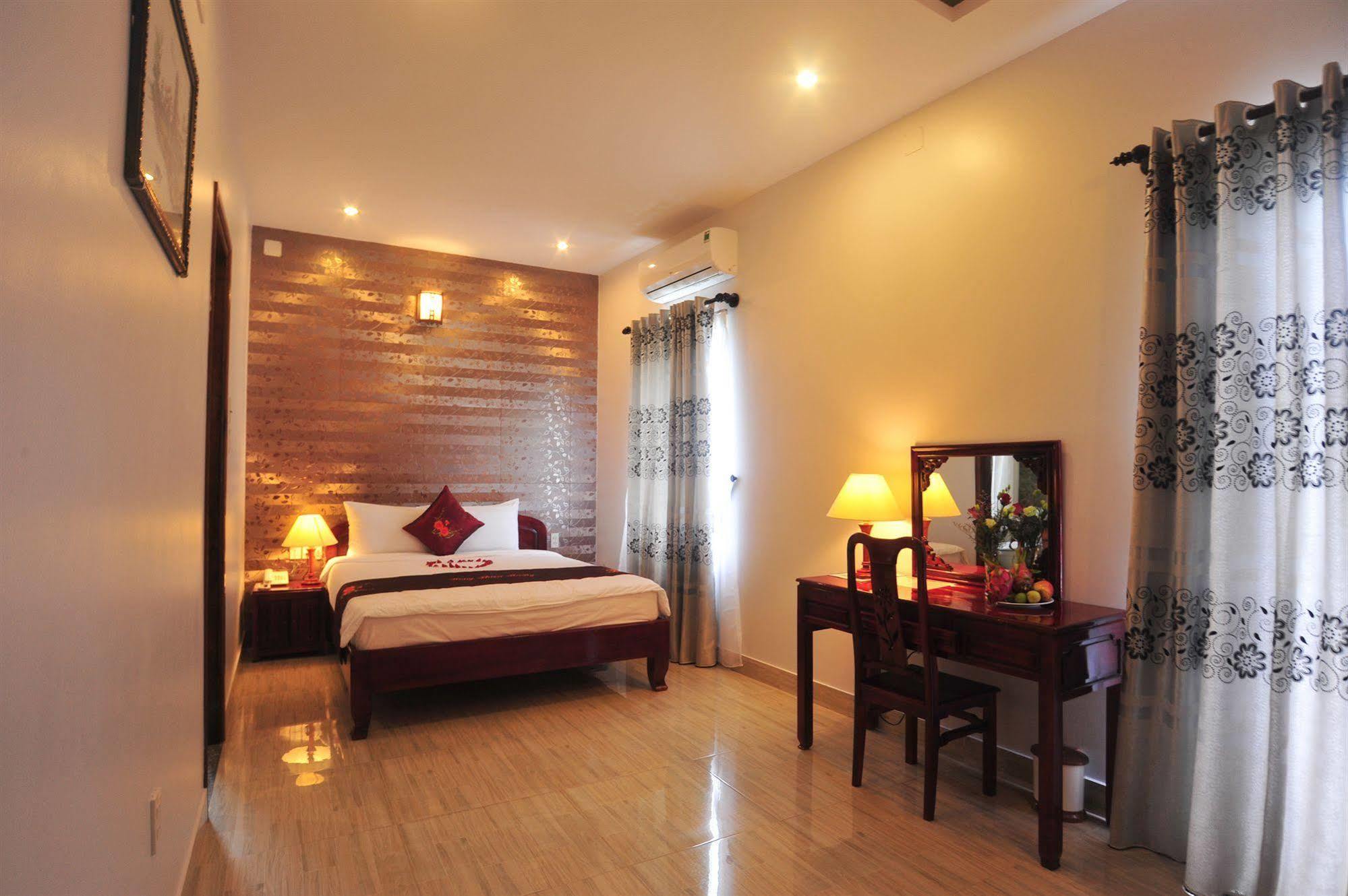 Hong Thien Ruby Hotel Hue Bagian luar foto