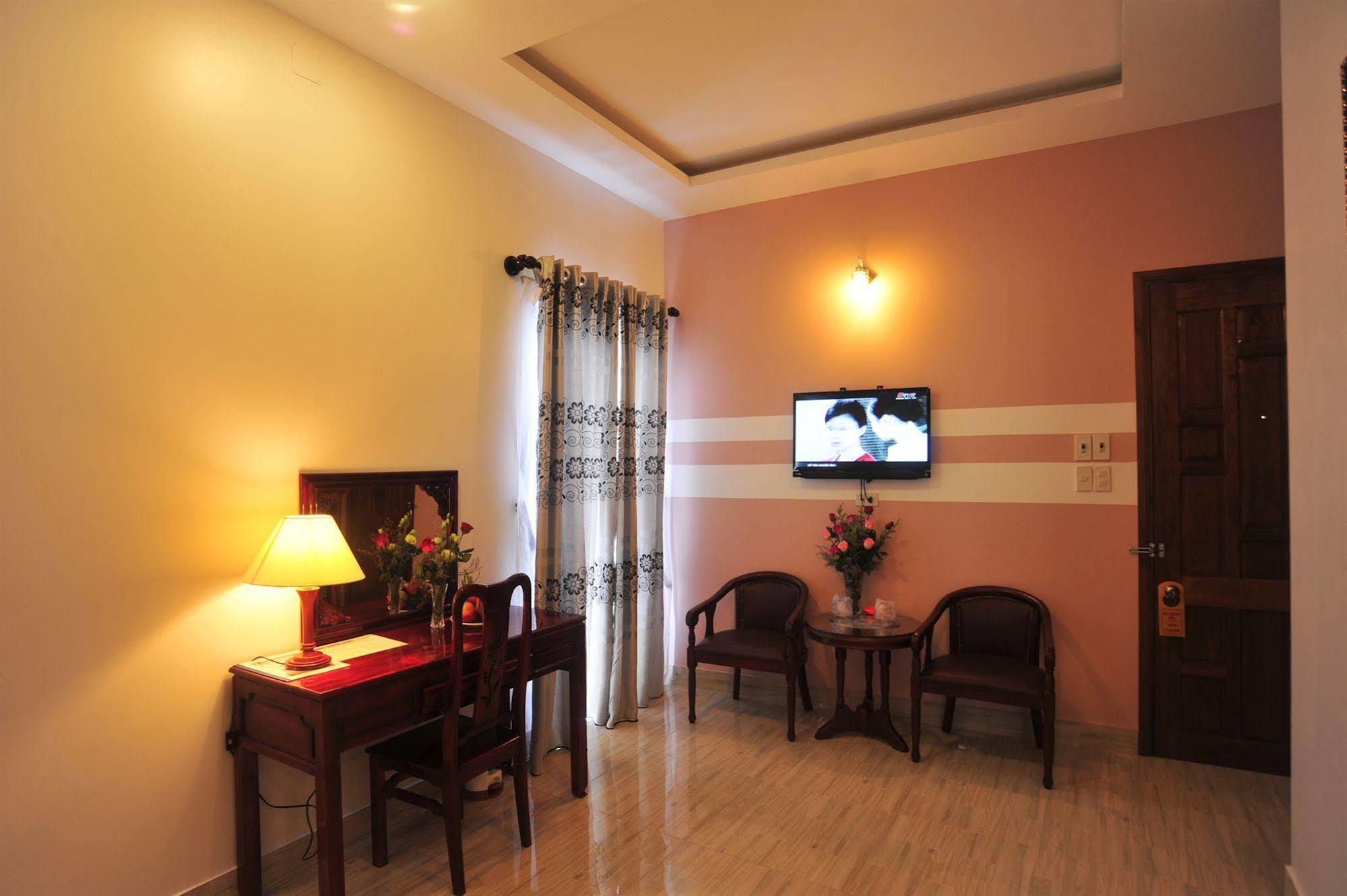 Hong Thien Ruby Hotel Hue Bagian luar foto
