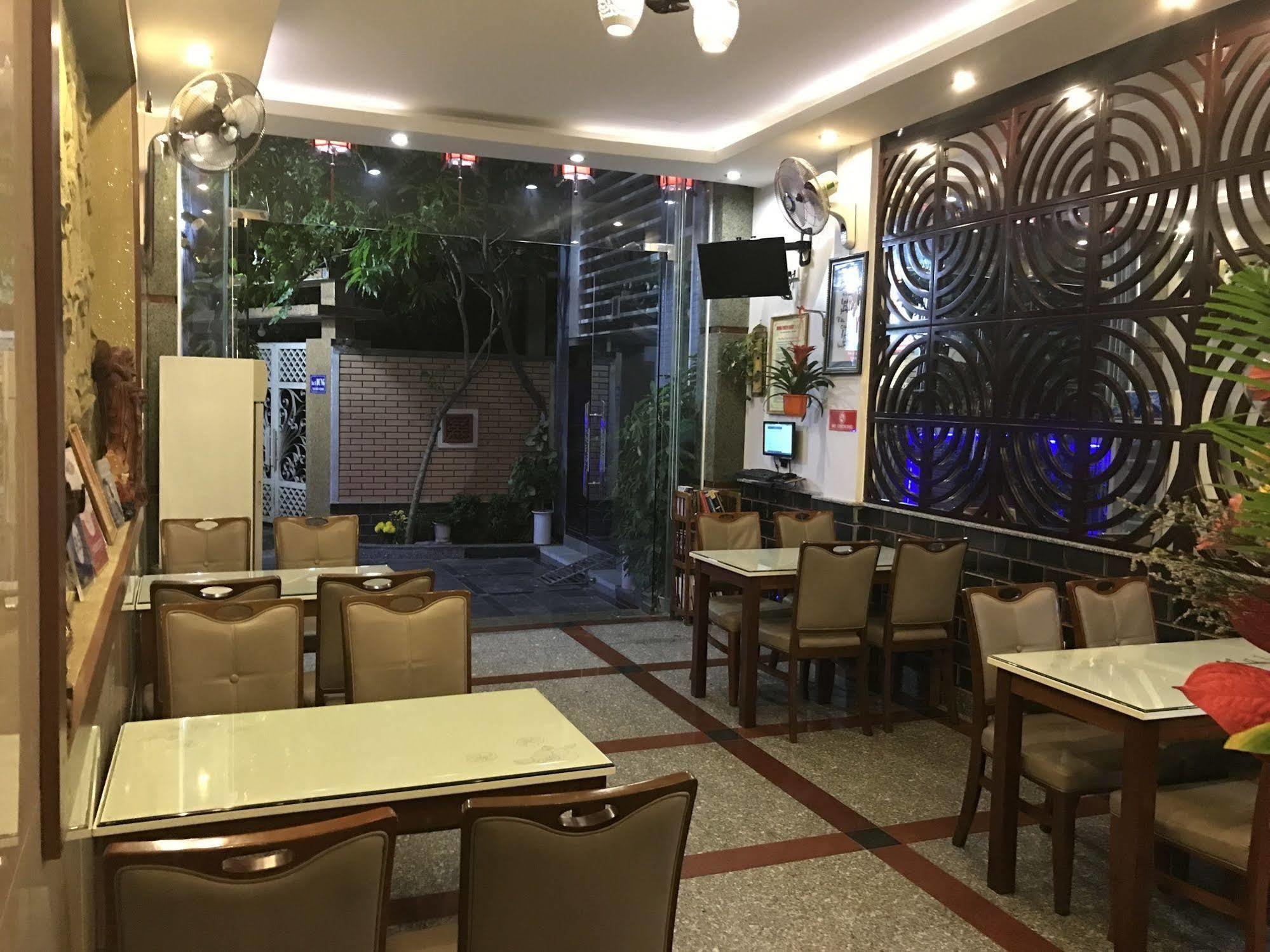 Hong Thien Ruby Hotel Hue Bagian luar foto