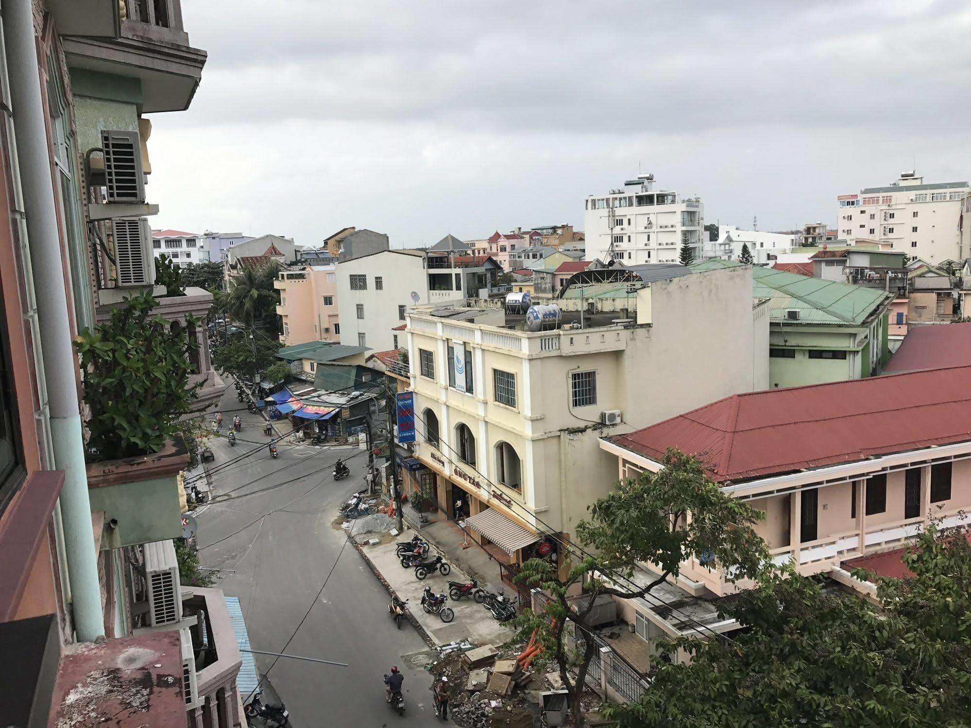 Hong Thien Ruby Hotel Hue Bagian luar foto
