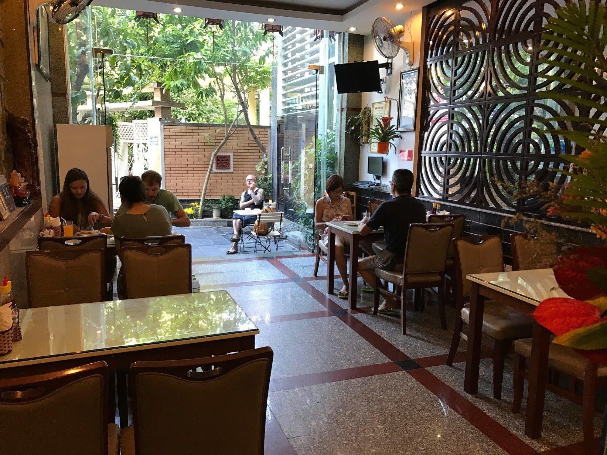 Hong Thien Ruby Hotel Hue Bagian luar foto