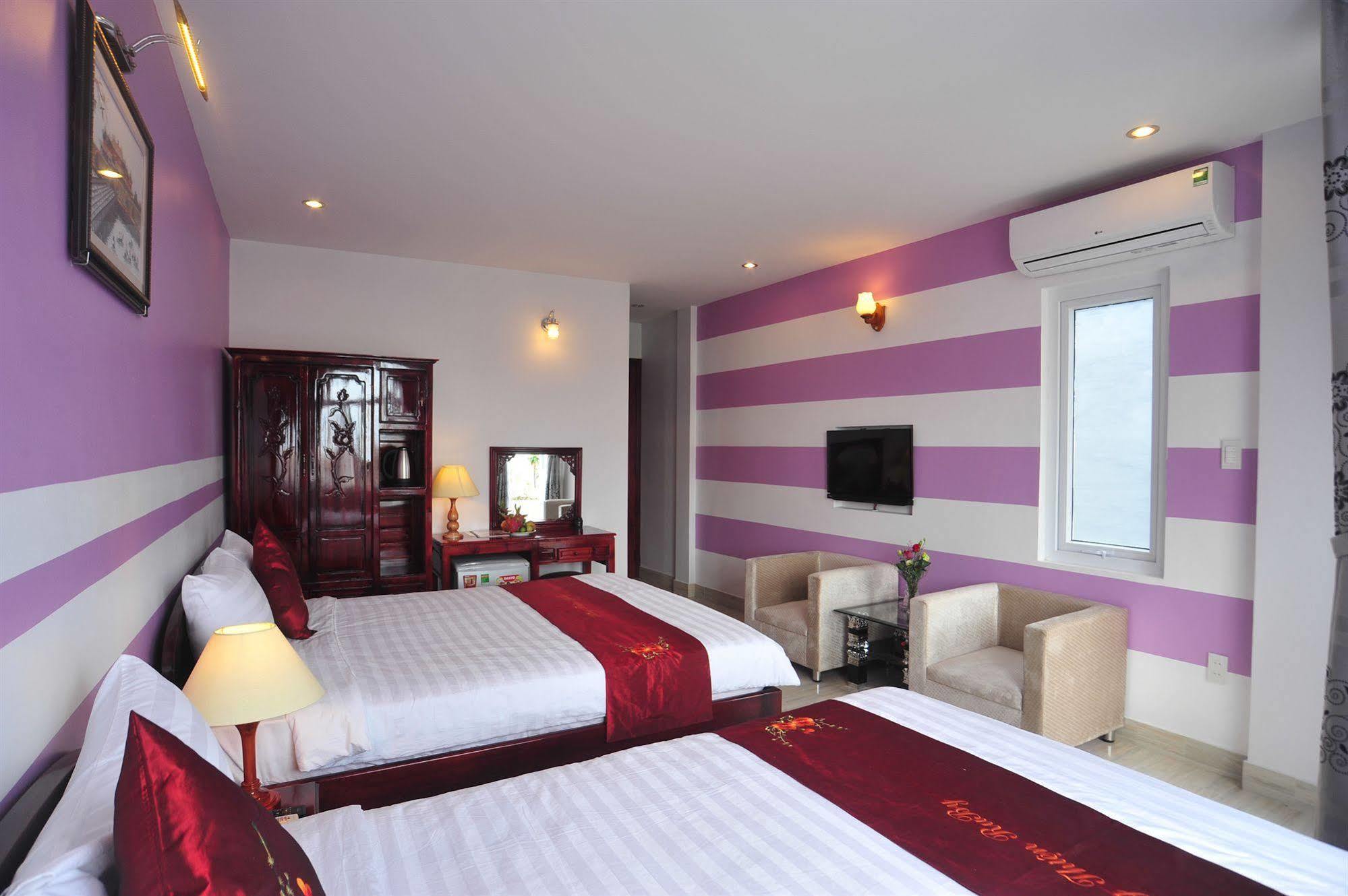 Hong Thien Ruby Hotel Hue Bagian luar foto